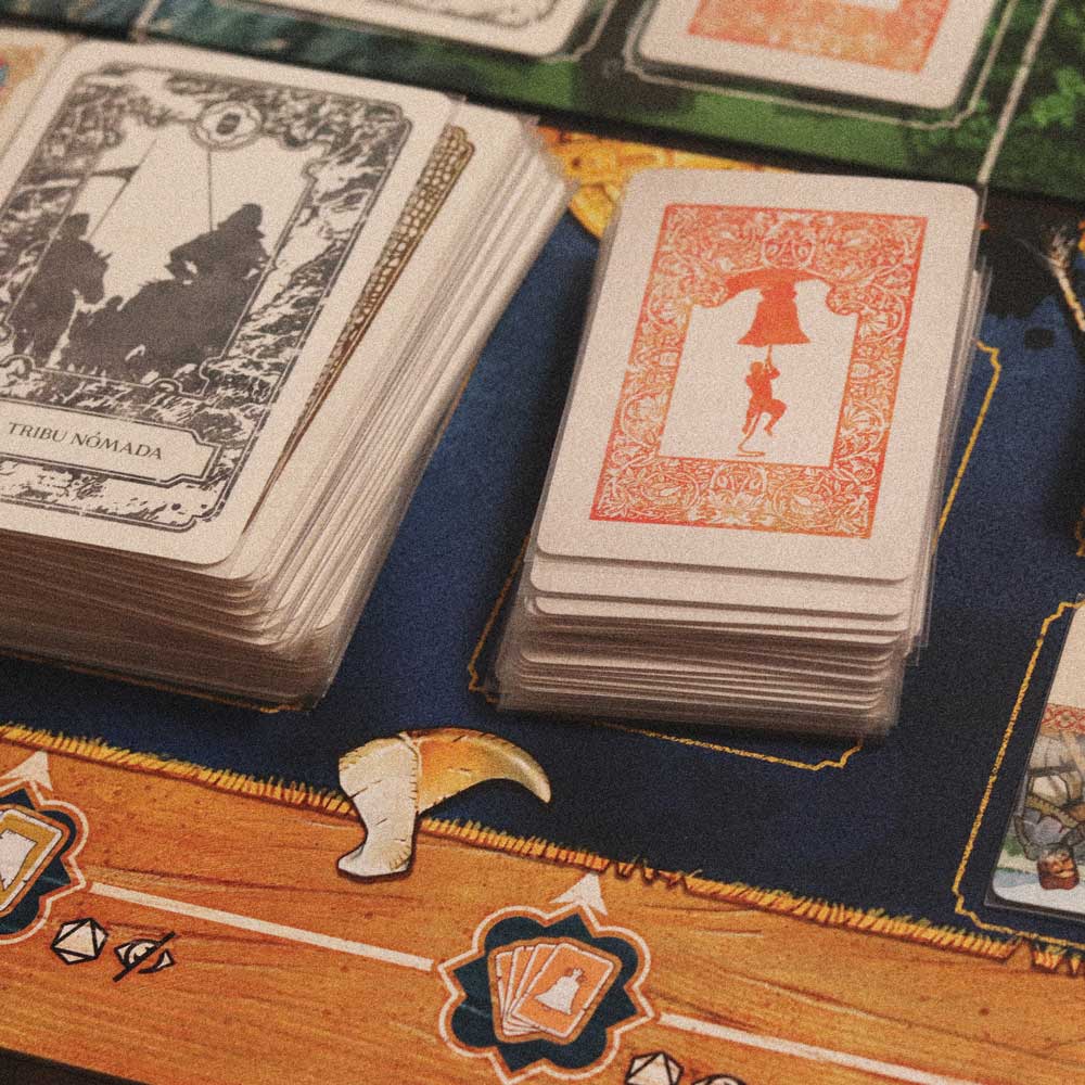 Mazos de cartas de incidentes y eventos en Oltree durante una partida