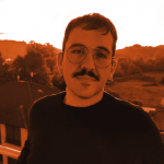 whoisrooster @whoisrooster, fundando desde los márgenes